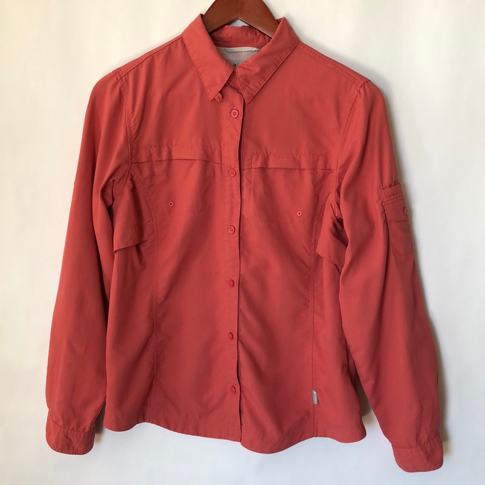 Columbia Women's Titanium coral colored fishing/outdoors button up top  szS